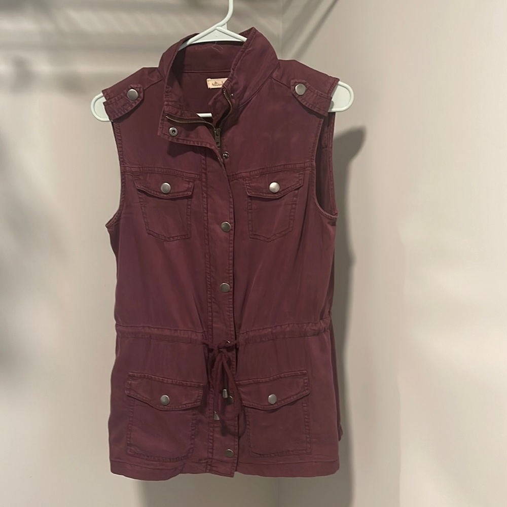 Altar’d State maroon vest. Size S.